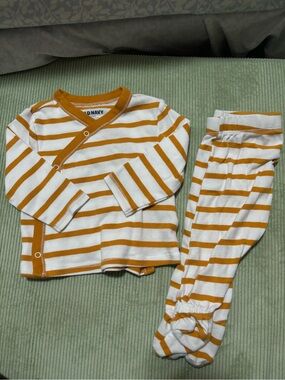 Old Navy Striped Mustard and White Set